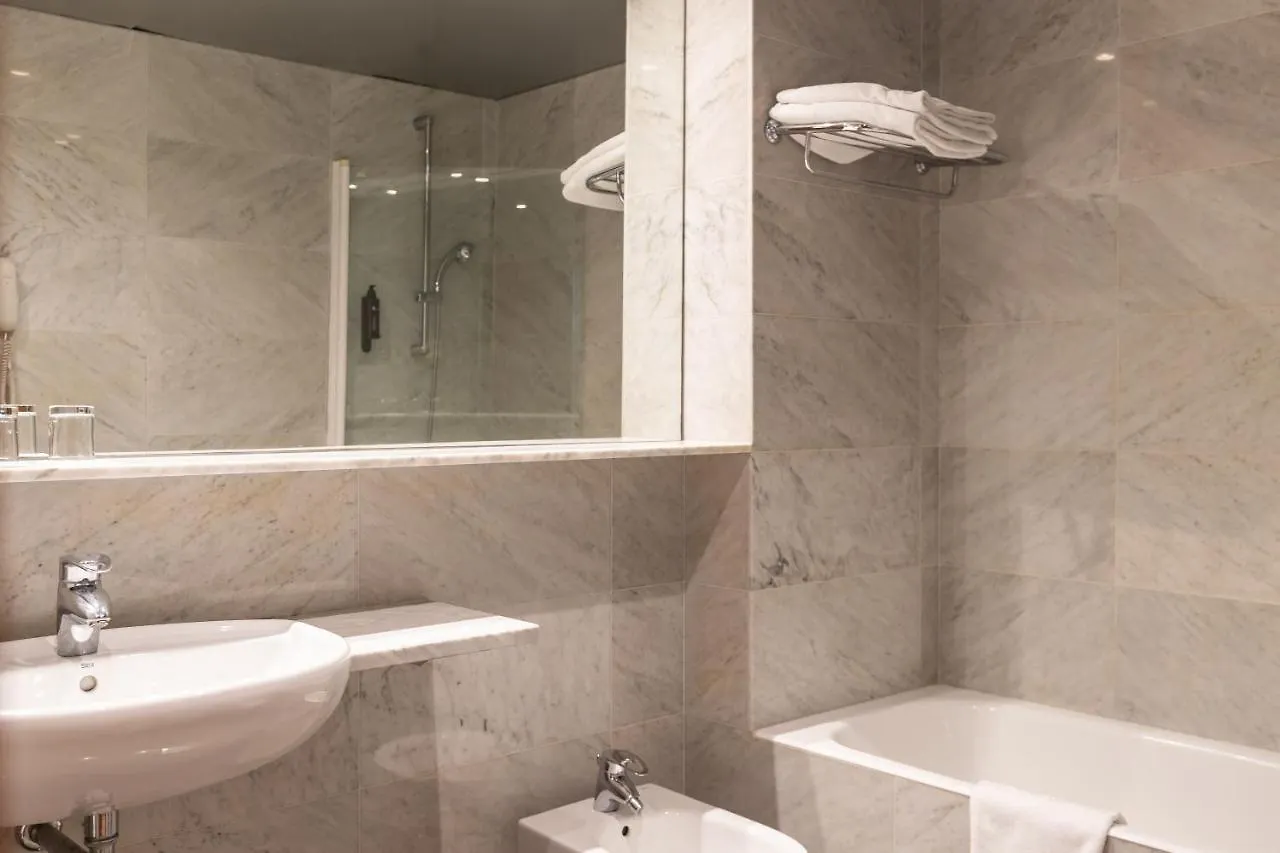 Onix Rambla Hotel Barcelona 3*,